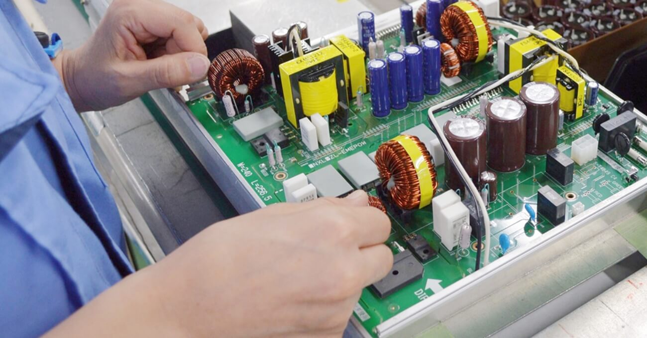 SMT実装機 | 試作・小ロット生産可能 | 岩崎通信機株式会社　福島事業所