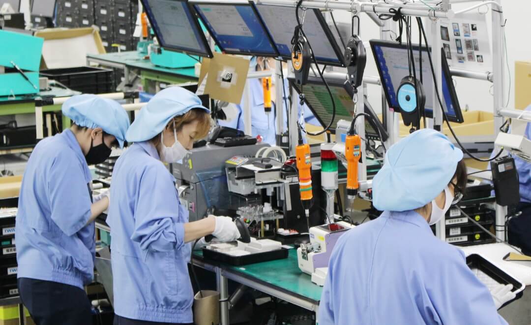 情報通信機器組立 [量産型グループセル生産] ｜須賀川工場 | 岩崎通信機株式会社　福島事業所